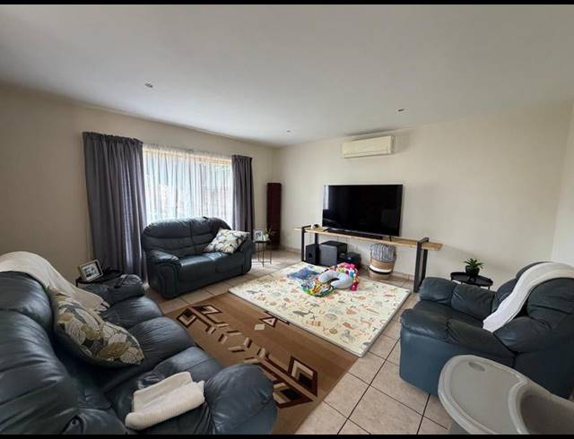 4 BEDROOM PROPERTY TO RENT IN SONNEVELD